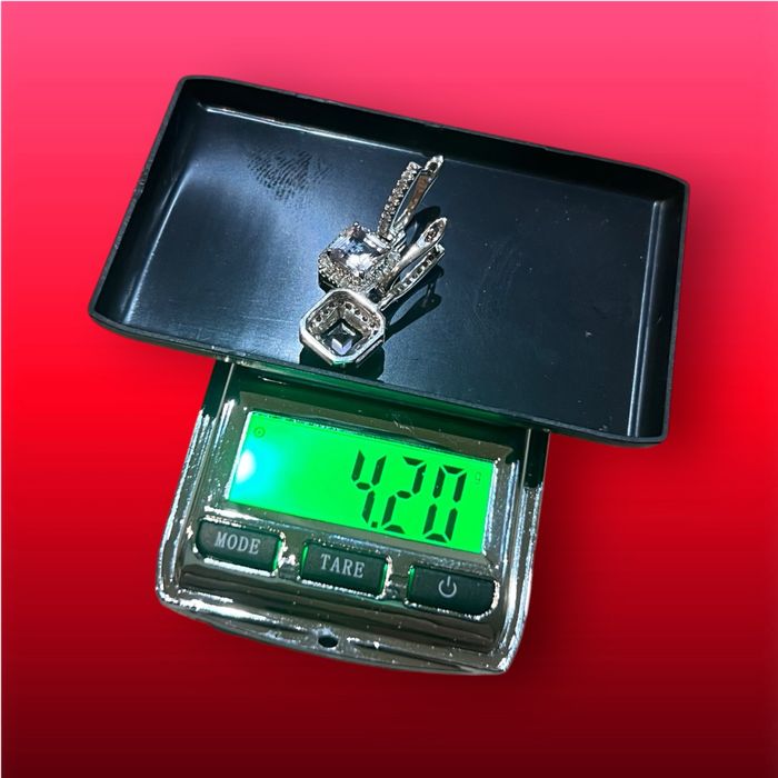 Дамски златни обеци от 14К бяло злато и диаманти