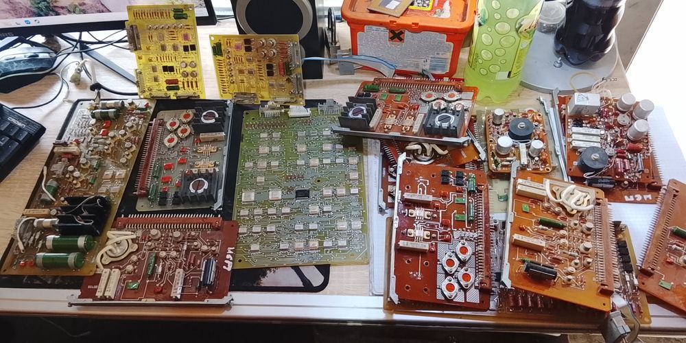 Приём плат и радиодеталей