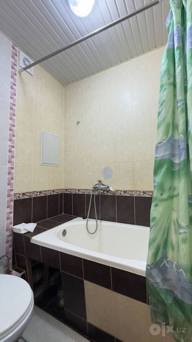 Чиланзар 1 м.Новза Хамза 1/4/4 кирпич 30м²