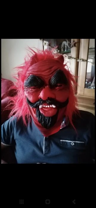 Măști  mos și costum de moș Crăciun, mesaj în privat pentru mai multe