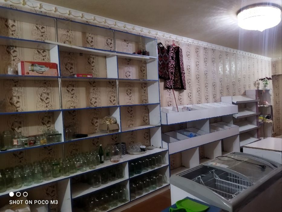 Magazin uchun prlavka srochna sotiladi