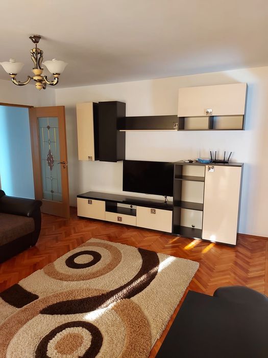 Închiriez apartament 2 camere Brosteni