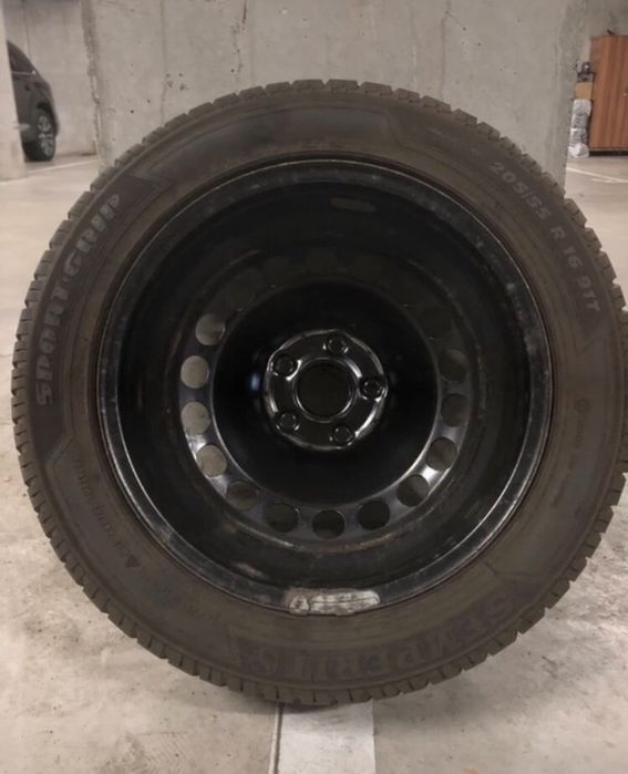 Roată cu anvelopă de iarnă Semperit 205/55 R16 Second Hand