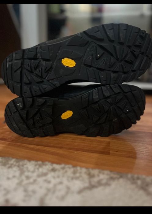 Bocanci drumetie Lowa