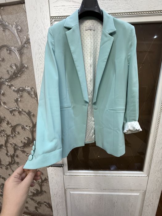 Костюмы пиджаки разые