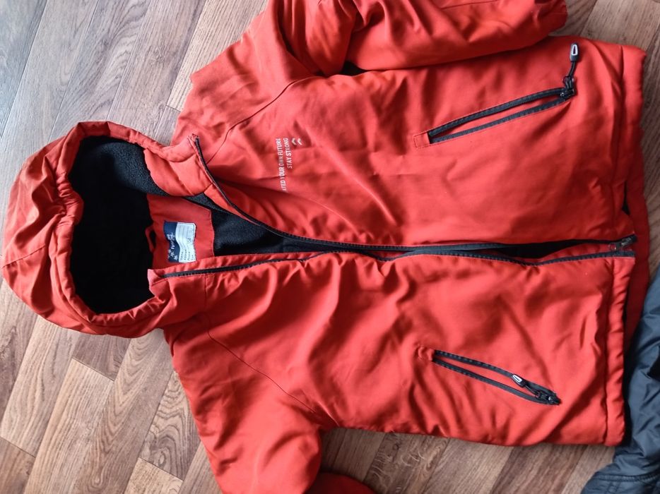Продам фирменные детские куртки