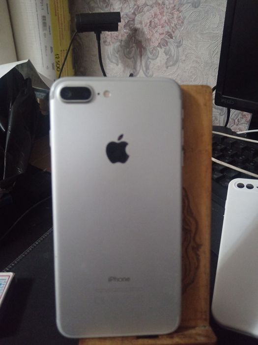 Продам IPhone 7 Plus