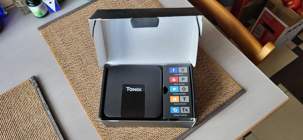 Tanix T3 android box 16/2Gb, nou la cutie nefolosit , optical out, pachet complet, box, telecomandă, alimentator, cablu HDMI