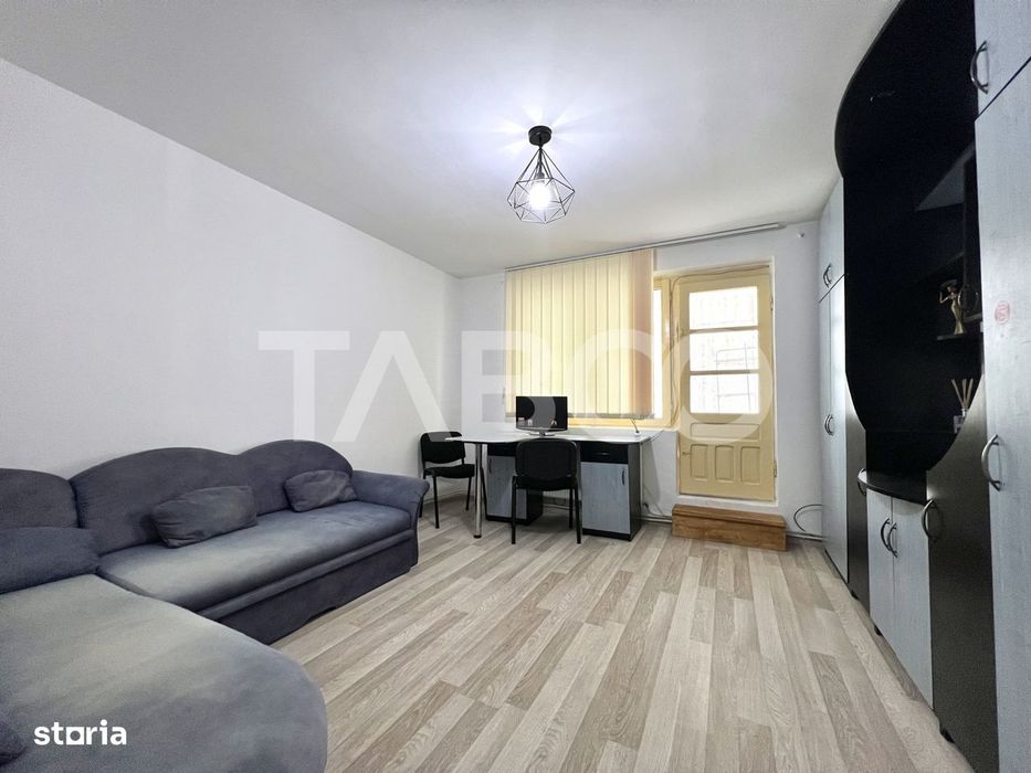 Apartament cu 3 camere in Gheorgheni Piata Mercur cu balcon si beci — fotografia 1
