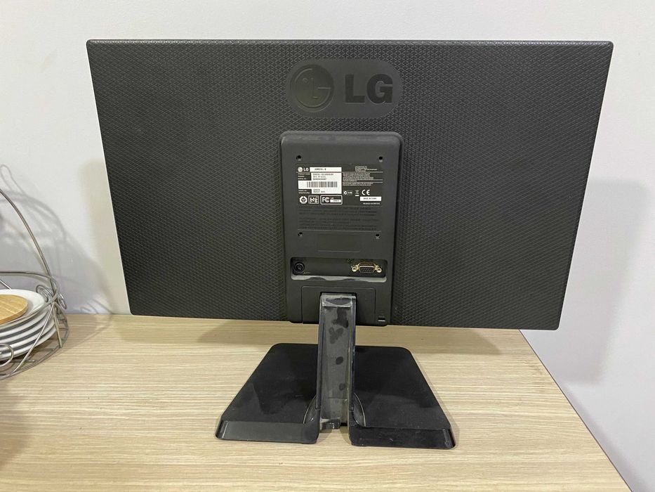 Монитор LG 20M37A