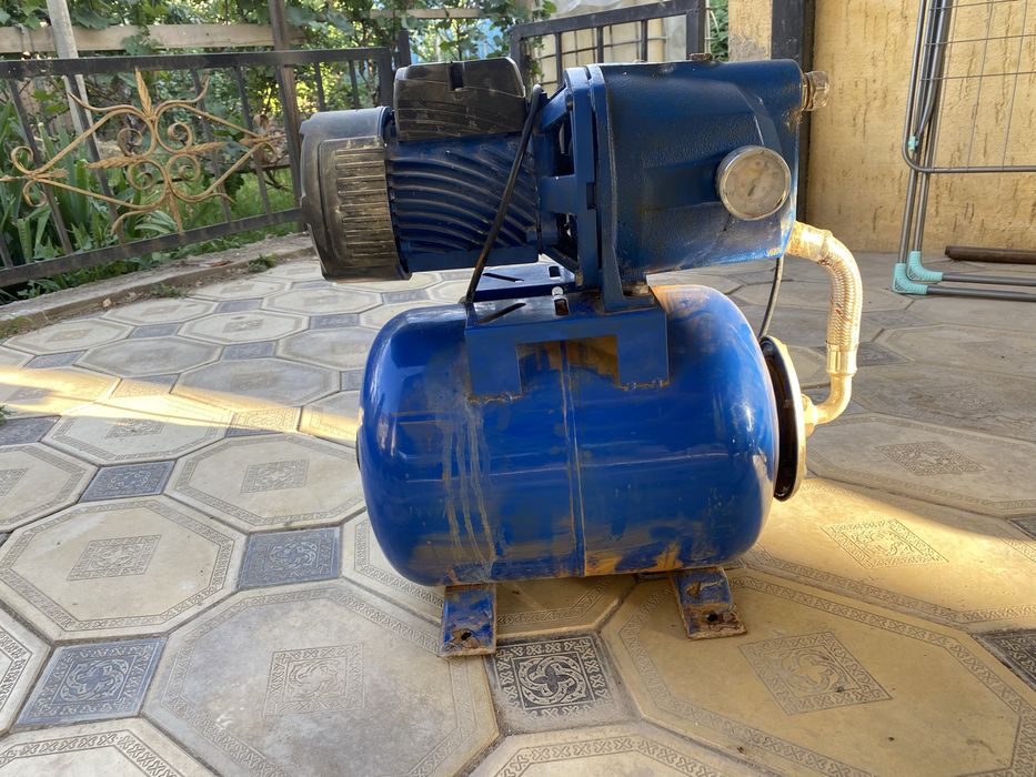 Насос водяной , почти новый