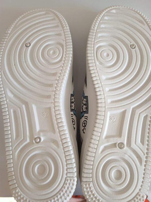 Продам кроссовки 39 р