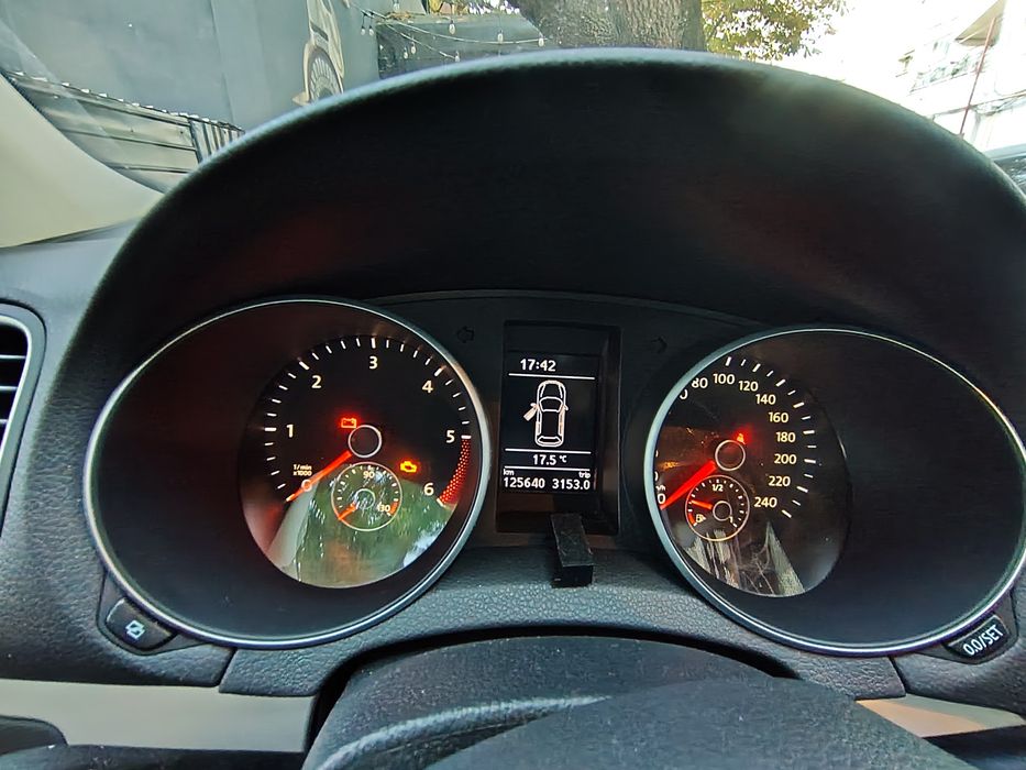 VOLKSWAGEN Golf 2011 — imagine 5