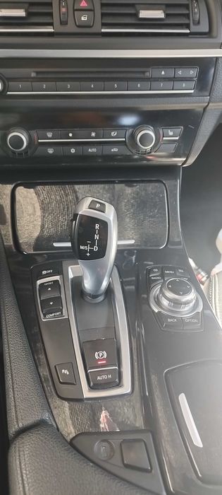 BMW 5 Series 2011 — imagine 4