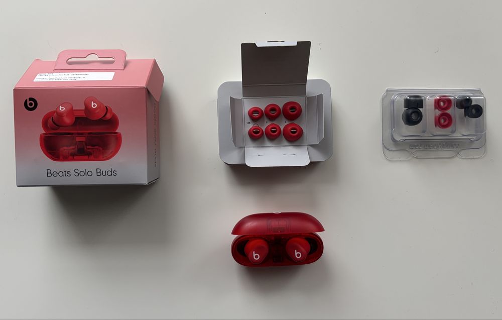 Beats Solo Buds – True Wireless – Transparent Red – practic noi