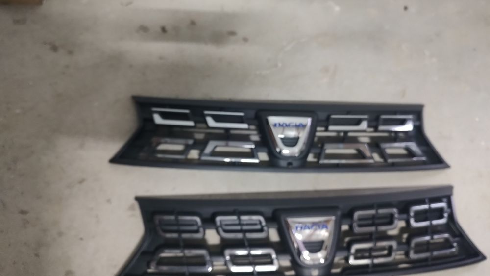 Grila bara fata Dacia Duster 2 2018-2024