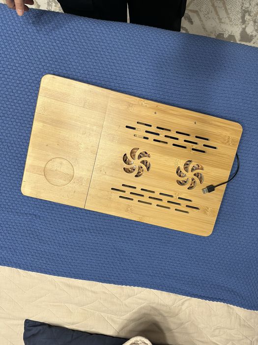 Столик для ноутбука