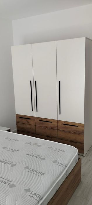 Închiriez apartament cu doua camere