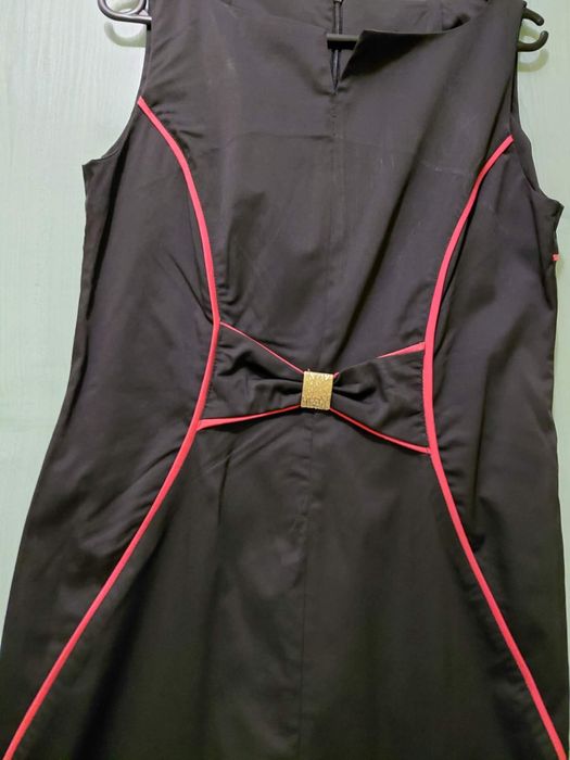 Черна рокля под коляното M размер. Цена: 30 евро