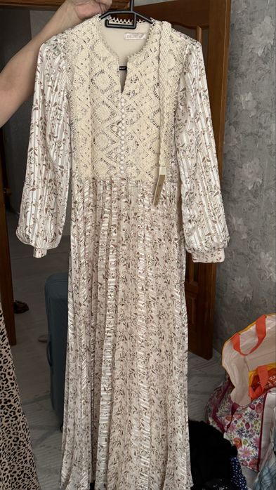 Женские Платья.