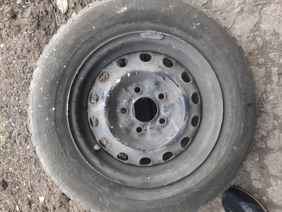 Продам диск с резиной шиповный