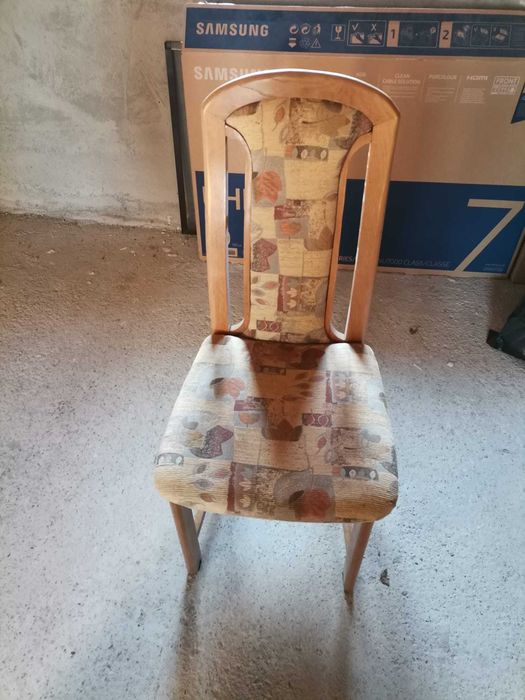 Scaune vintage din lemn masiv  tapițate