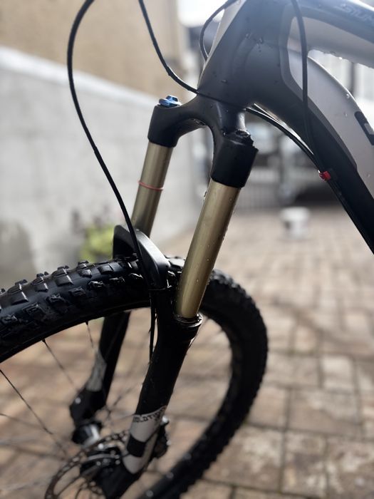 Bicicletă specialized în grii