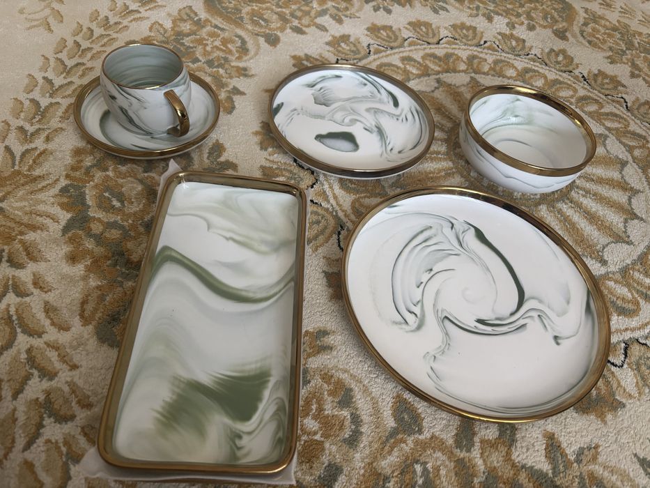 Продам сервиз новый