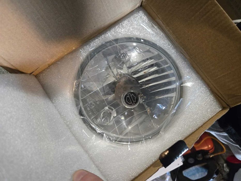 Piese motociclete (carburatoare,suspensii,oglinzi,roti etc)