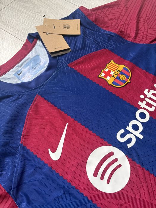 Barcelona - 23/24 футболен екип