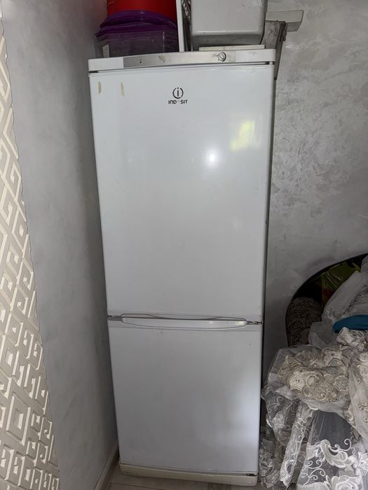 Холодильник Indesit