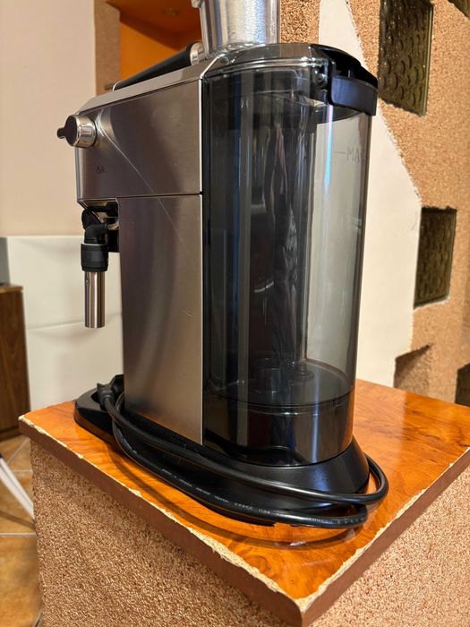 Espressor manual DeLonghi Dedica Style EC685