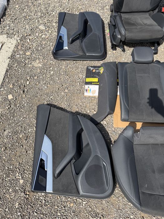 Interior piele / alcantara Audi A5 8W : Scaune / Banchete / Fete usi
