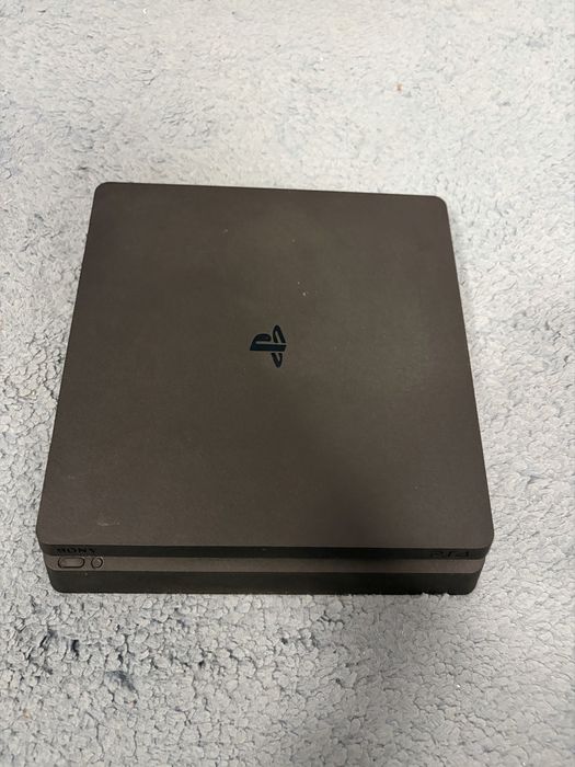 Playstation/ps4 slim