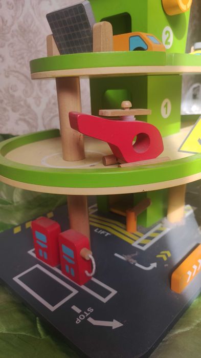 Деревянная игрушка паркинг срочно