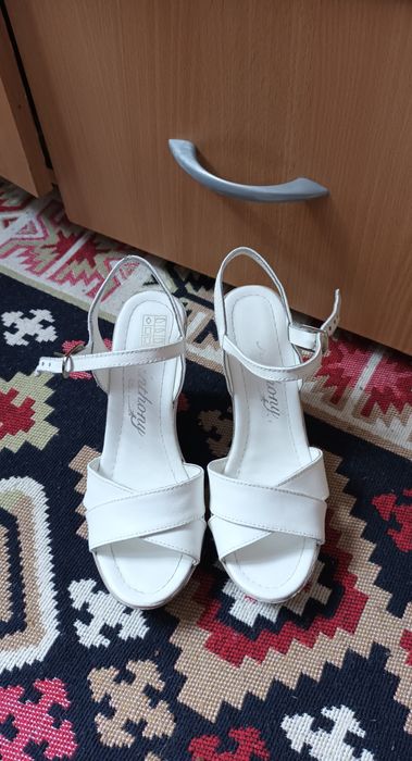 Sandale mărimea 33