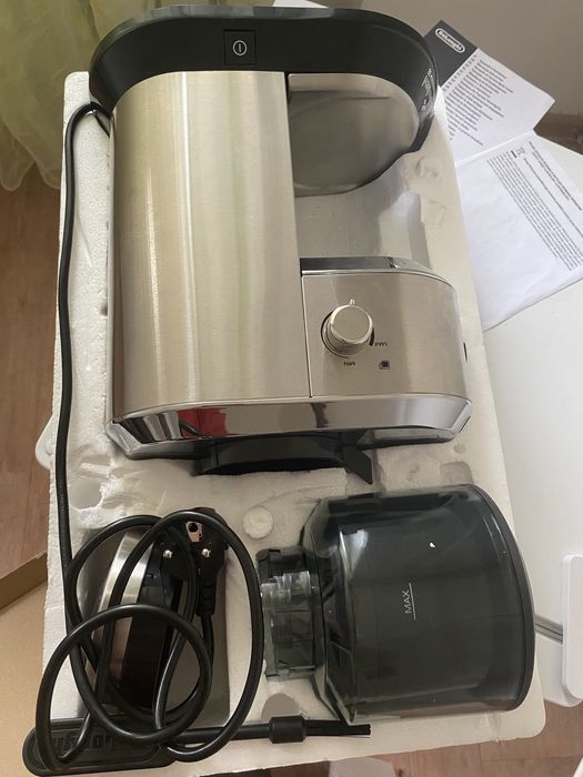 Delonghi кофемолка KG 521.M