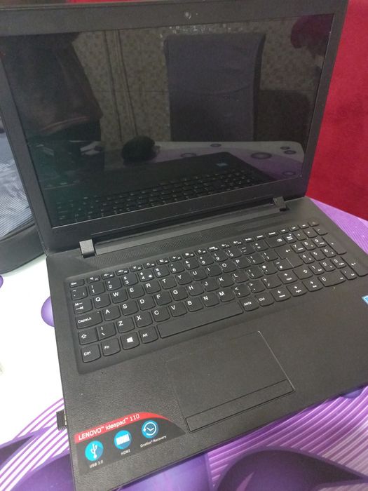 Vând laptop Lenovo