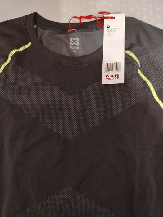 Футболка новая..