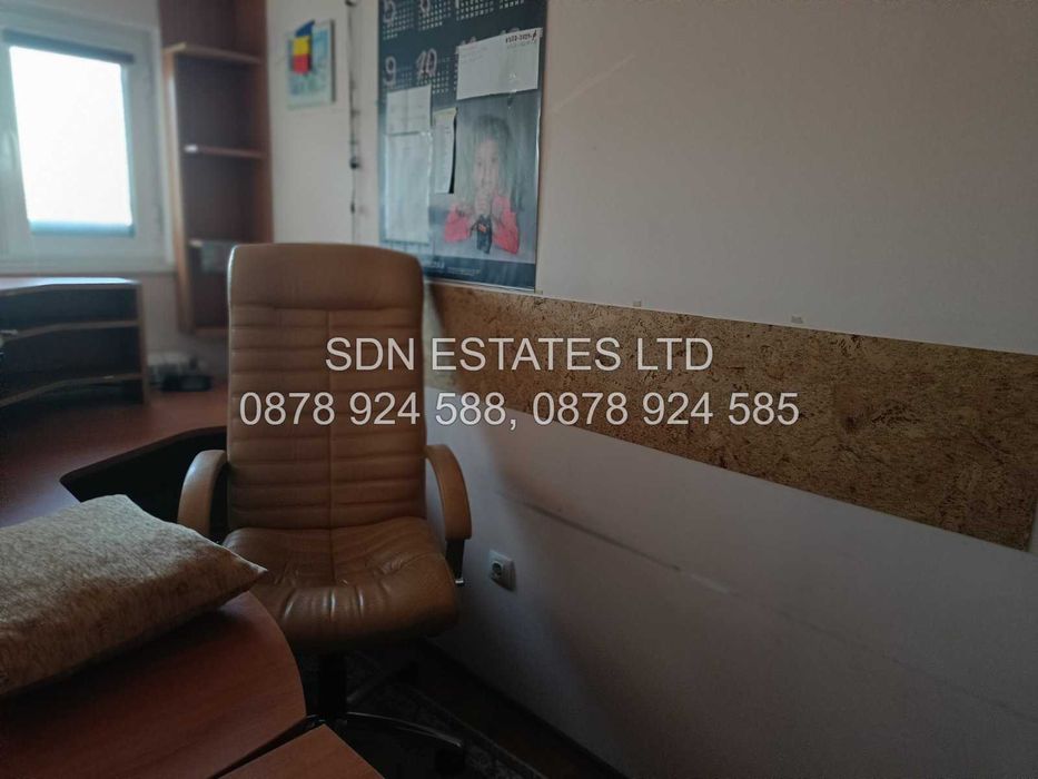 Продава прекрасен апартамент с две спални в района на Културния дом