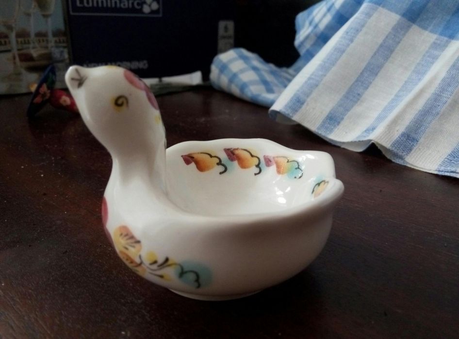Фарфоровая солонка