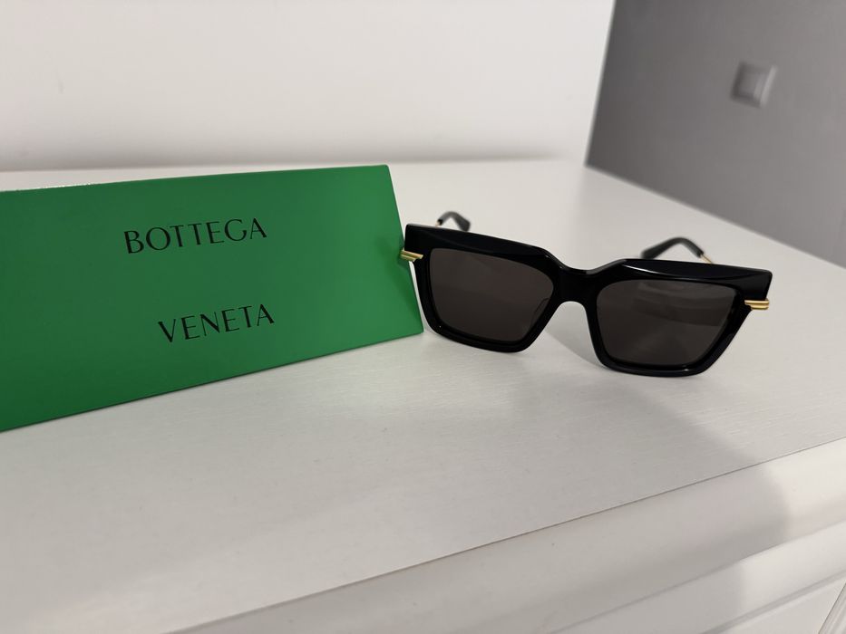 Vand ochelari Bottega Veneta!