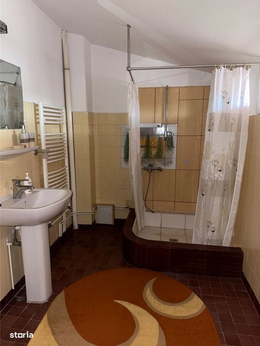 Vila de vanzare in Paulesti P+1E, 8 camere spatiu pentru familie