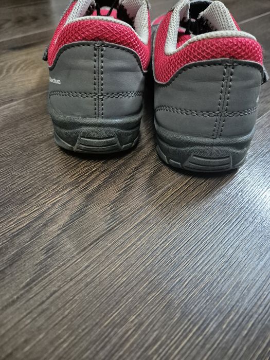 Vând încălțăminte copii.