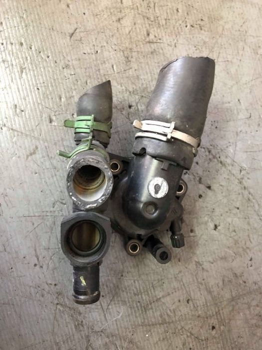 carcasa termostat 2.0 dci  renault trafic 2 opel vivaro a nissan primastar