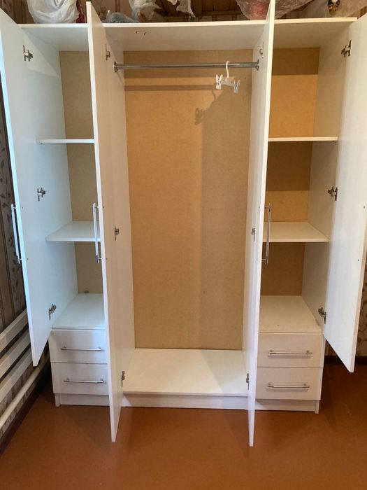 Продам  Детский шкаф