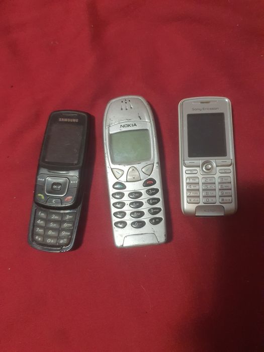Telefoane vechi, pentru piese