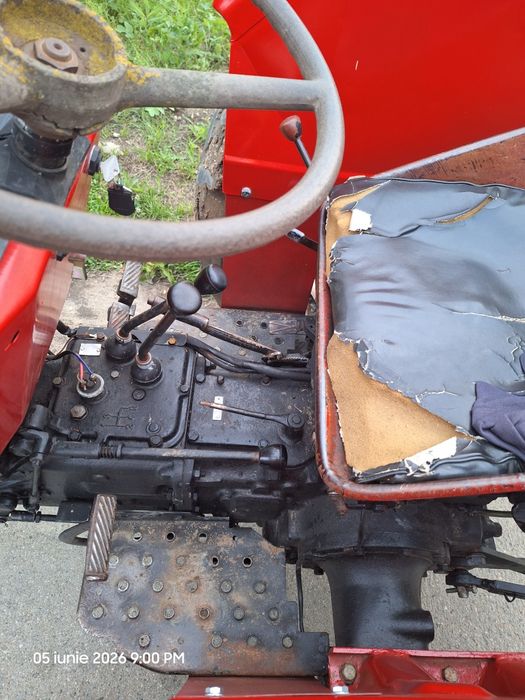 Tractor Universal 445 af:1995 Carte Ro!