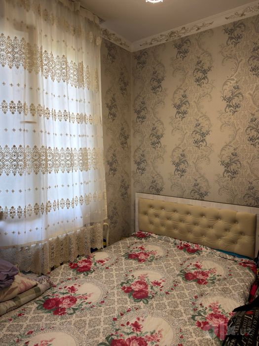 Ялангач Продается квартира 2/4/4 балкон 1.5х3 ор-р: Институт Культуры