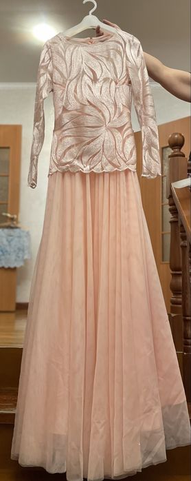 Вечерние длинные платья